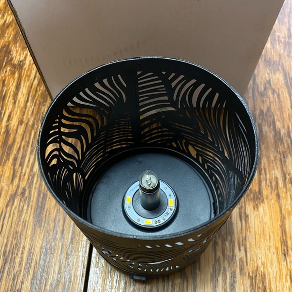 Himalayan Salt Lamp - Picture 2 of 4